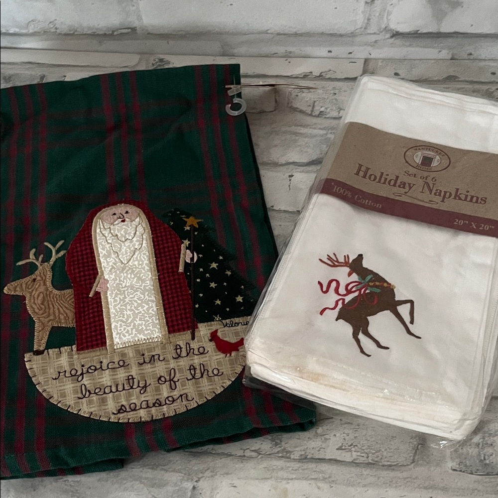 Holiday Napkin Set with Santa and Reindeer Design Christmas winter linens